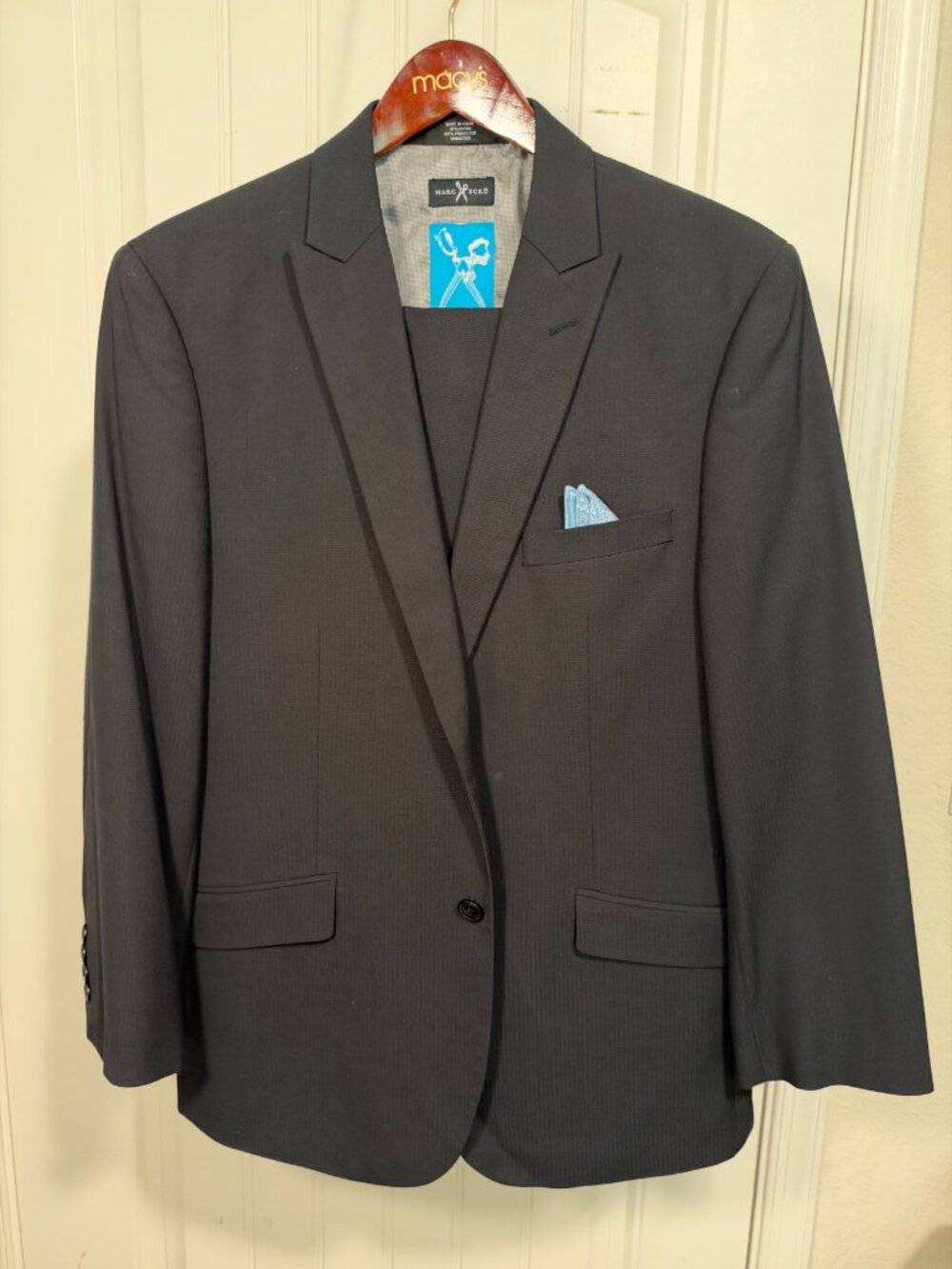 Marc Ecko Men's Black 2-Piece Suit w/ Pocket Square — Jacket + 36W Pants